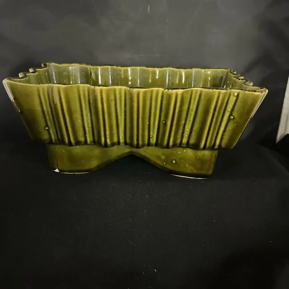 Vintage UPCO Avocado Green Planter #161 MCM Ungemach Pottery USA 8